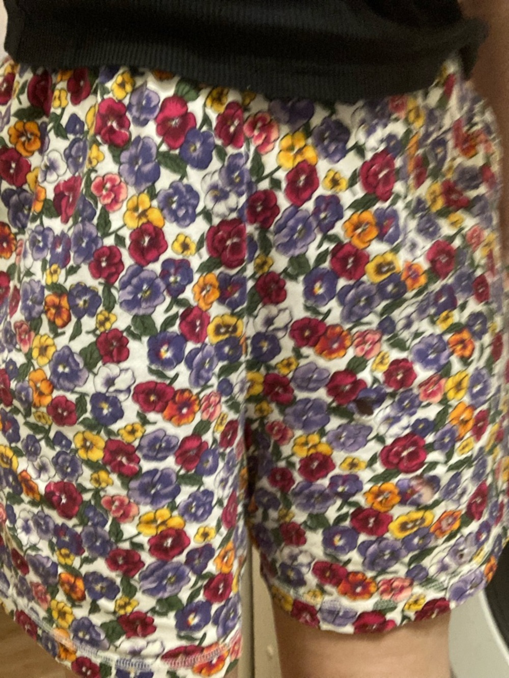 ISO!!! Bechamel Vintage Floral Pansy Viola Colorful Shorts